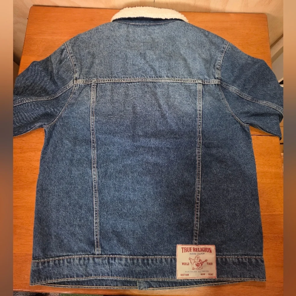True Religion Denim‎ Jacket Trucker with White Sherpa Collar - Size Small